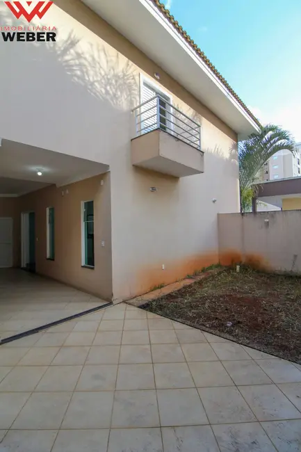 Casa de Condomínio com 3 quartos à venda, 190m2 em Jardim Nova Manchester, Sorocaba - SP - imagem 4 Foto 4 de Casa de Condomínio com 3 quartos à venda, 190m2 em Jardim Nova Manchester, Sorocaba - SP