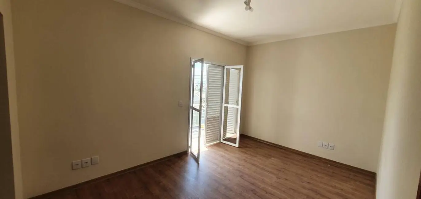Casa de Condomínio com 3 quartos à venda, 250m2 em Parque Residencial Villa dos Inglezes, Sorocaba - SP - imagem 8 Foto 8 de Casa de Condomínio com 3 quartos à venda, 250m2 em Parque Residencial Villa dos Inglezes, Sorocaba - SP