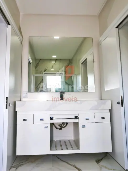 Casa com 4 quartos à venda, 230m2 em Tramandai - RS - imagem 3 Foto 3 de Casa com 4 quartos à venda, 230m2 em Tramandai - RS