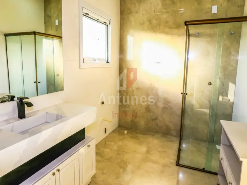 Casa com 4 quartos à venda, 230m2 em Tramandai - RS - imagem 2 Foto 2 de Casa com 4 quartos à venda, 230m2 em Tramandai - RS