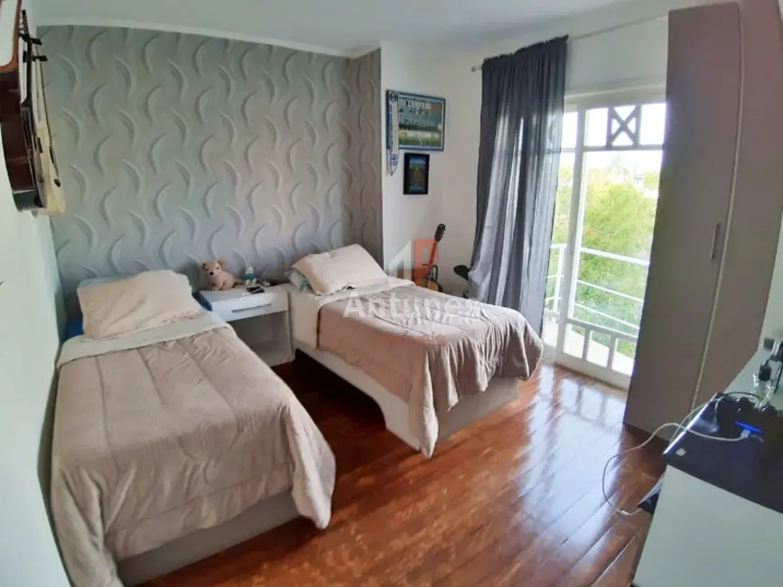 Foto 2 de Casa com 3 quartos à venda, 280m2 em Vila Fátima, Cachoeirinha - RS