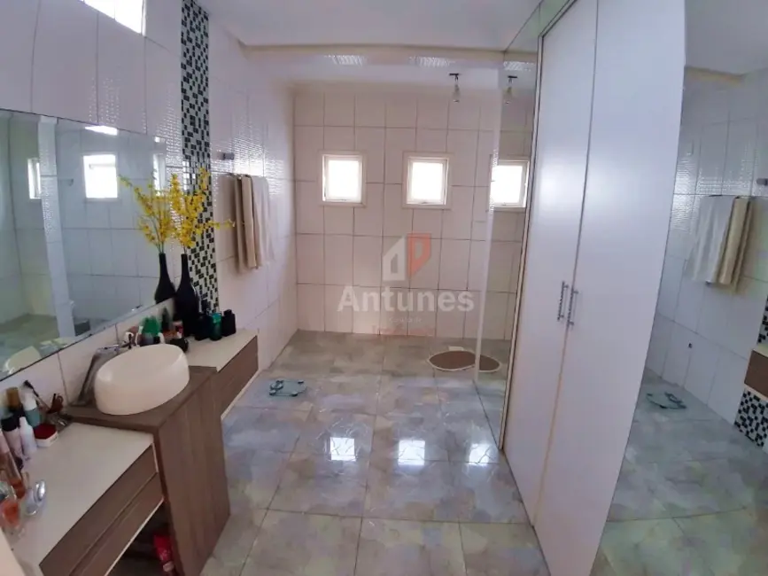 Foto 4 de Casa com 3 quartos à venda, 280m2 em Vila Fátima, Cachoeirinha - RS