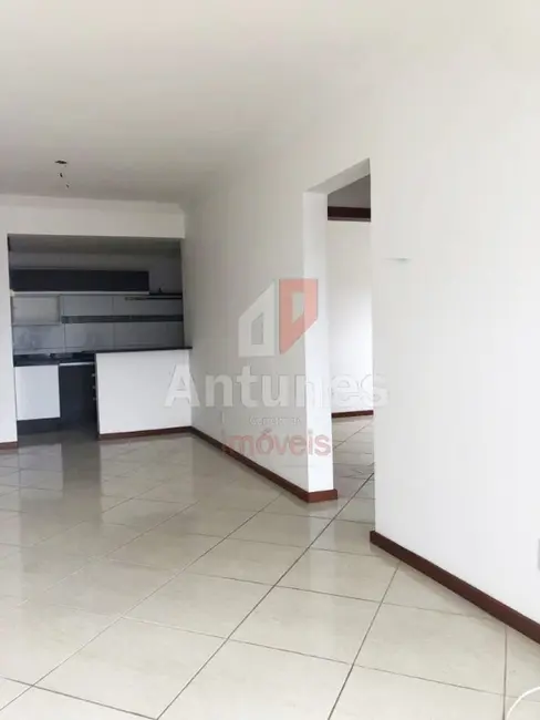 Foto 2 de Apartamento com 2 quartos à venda, 75m2 em Vila Monte Carlo, Cachoeirinha - RS