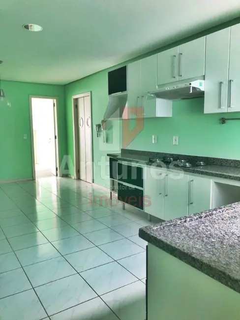 Casa com 3 quartos à venda, 265m2 em Estância Velha, Canoas - RS - imagem 6 Foto 6 de Casa com 3 quartos à venda, 265m2 em Estância Velha, Canoas - RS