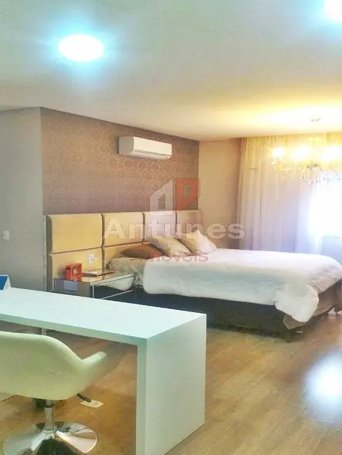 Casa de Condomínio com 3 quartos à venda, 292m2 em Distrito Industrial, Cachoeirinha - RS - imagem 3 Foto 3 de Casa de Condomínio com 3 quartos à venda, 292m2 em Distrito Industrial, Cachoeirinha - RS