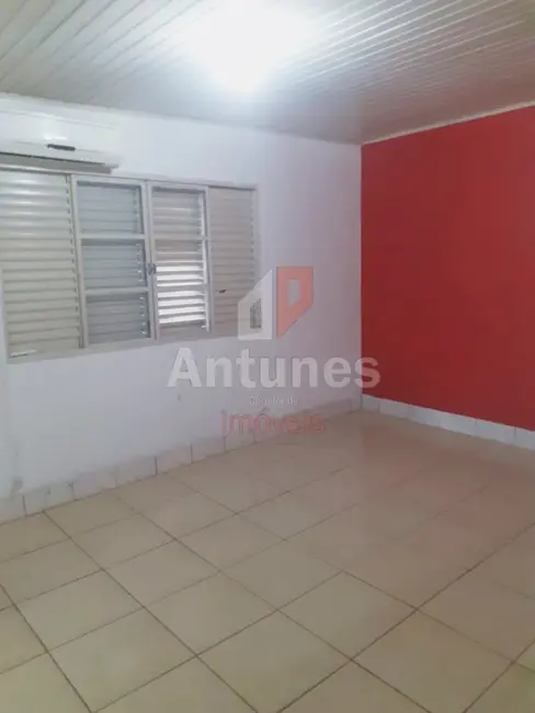 Foto 1 de Casa com 3 quartos à venda, 220m2 em Cachoeirinha - RS