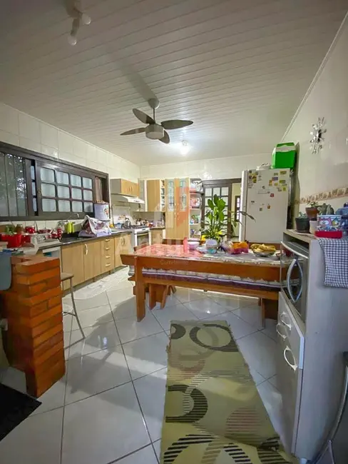 Casa com 2 quartos à venda, 98m2 em Vila Eunice Velha, Cachoeirinha - RS - imagem 7 Foto 7 de Casa com 2 quartos à venda, 98m2 em Vila Eunice Velha, Cachoeirinha - RS