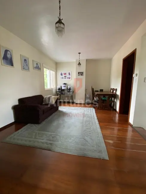 Foto 9 de Casa com 4 quartos à venda, 216m2 em Vila Imbui, Cachoeirinha - RS