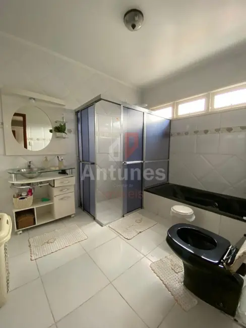 Foto 7 de Casa com 4 quartos à venda, 216m2 em Vila Imbui, Cachoeirinha - RS