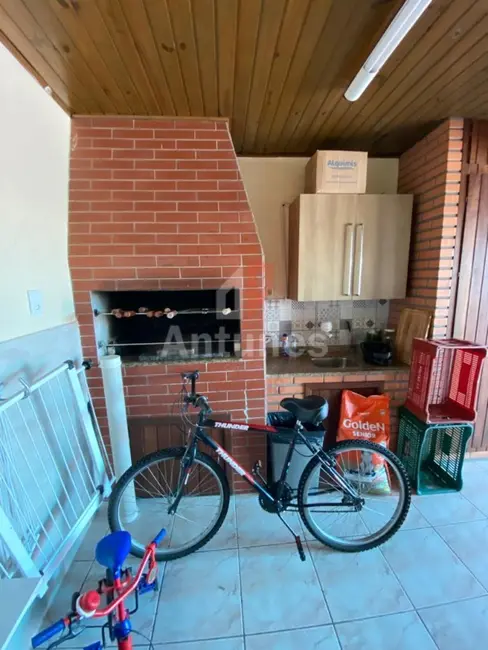 Casa com 4 quartos à venda, 219m2 em Vila Monte Carlo, Cachoeirinha - RS - imagem 3 Foto 3 de Casa com 4 quartos à venda, 219m2 em Vila Monte Carlo, Cachoeirinha - RS