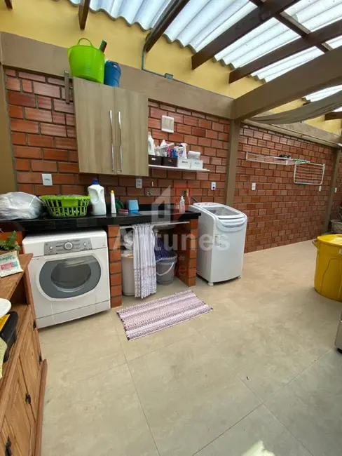 Casa com 4 quartos à venda, 219m2 em Vila Monte Carlo, Cachoeirinha - RS - imagem 5 Foto 5 de Casa com 4 quartos à venda, 219m2 em Vila Monte Carlo, Cachoeirinha - RS