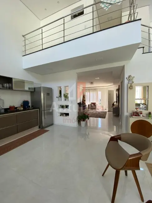 Foto 9 de Casa de Condomínio com 3 quartos à venda, 200m2 em Cachoeirinha - RS