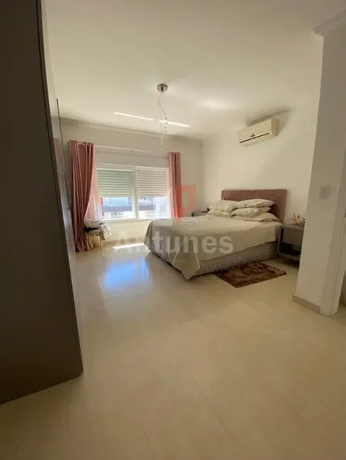 Foto 15 de Casa de Condomínio com 3 quartos à venda, 200m2 em Cachoeirinha - RS