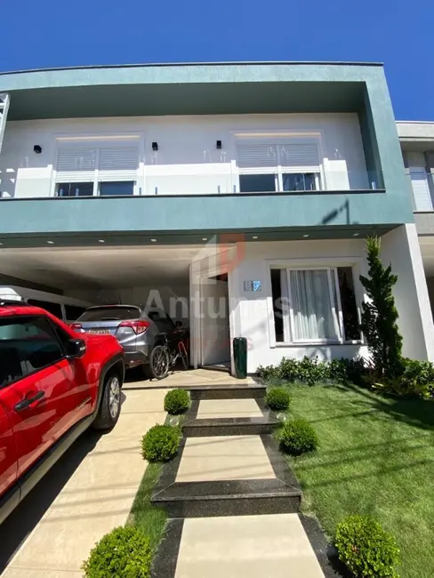 Foto 1 de Casa de Condomínio com 3 quartos à venda, 200m2 em Cachoeirinha - RS