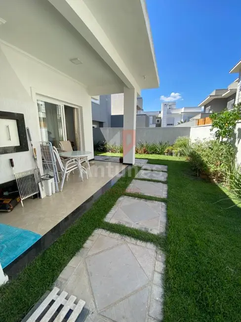 Foto 6 de Casa de Condomínio com 3 quartos à venda, 200m2 em Cachoeirinha - RS