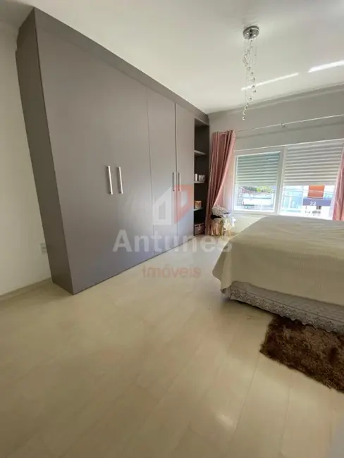 Foto 17 de Casa de Condomínio com 3 quartos à venda, 200m2 em Cachoeirinha - RS