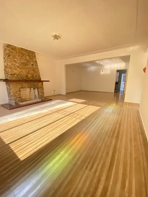 Foto 3 de Casa com 5 quartos à venda, 250m2 em Vila Eunice Nova, Cachoeirinha - RS