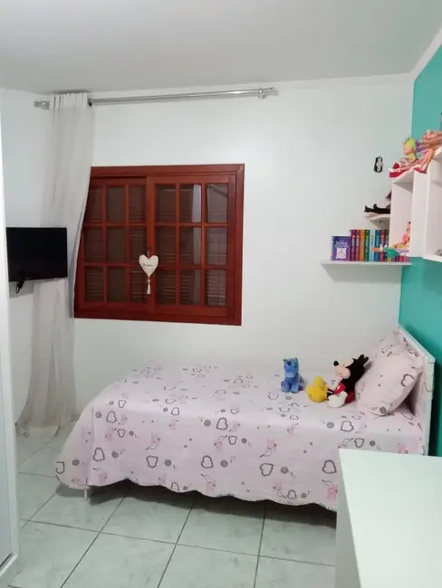 Foto 2 de Casa com 3 quartos à venda, 120m2 em Cachoeirinha - RS