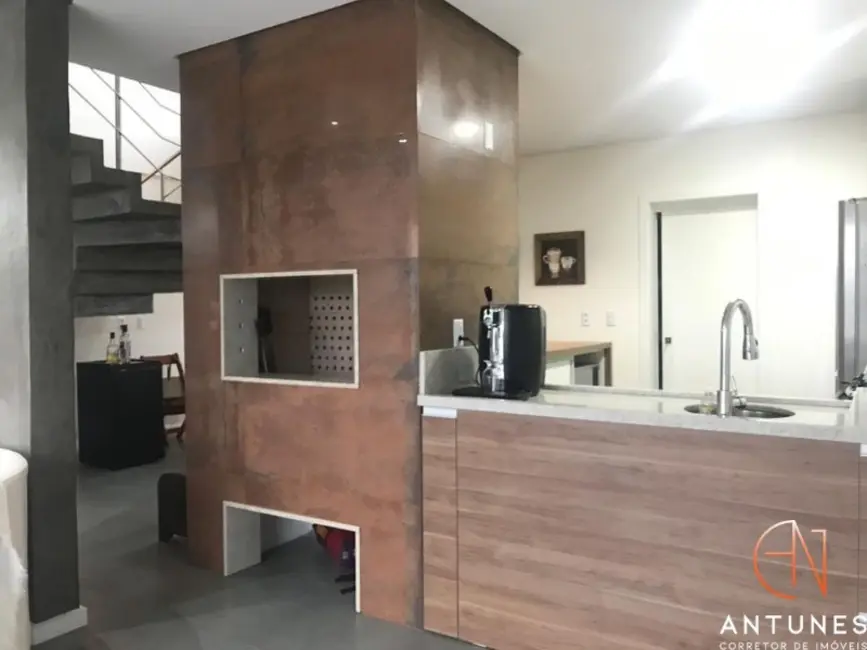 Foto 2 de Casa com 3 quartos à venda, 134m2 em Garopaba - SC