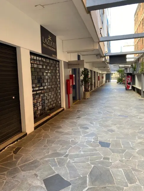 Loja à venda e para alugar, 27m2 em Independência, Porto Alegre - RS - imagem 3 Foto 3 de Loja à venda e para alugar, 27m2 em Independência, Porto Alegre - RS