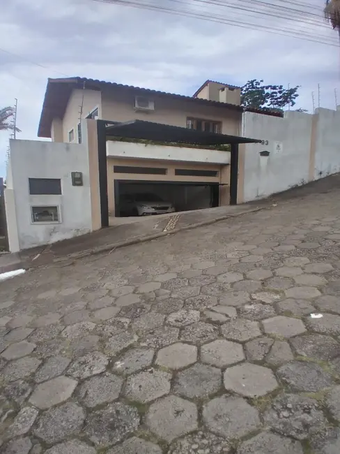 Casa com 4 quartos à venda, 180m2 em Florianopolis - SC - imagem 5 Foto 5 de Casa com 4 quartos à venda, 180m2 em Florianopolis - SC