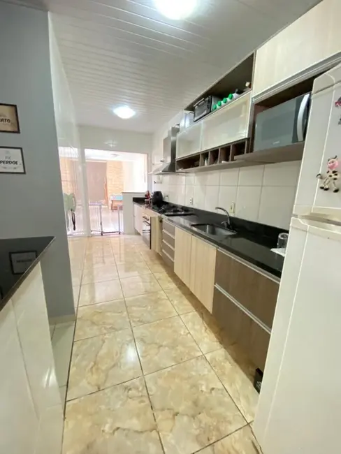 Casa de Condomínio com 3 quartos à venda, 120m2 em Cachoeirinha - RS - imagem 5 Foto 5 de Casa de Condomínio com 3 quartos à venda, 120m2 em Cachoeirinha - RS
