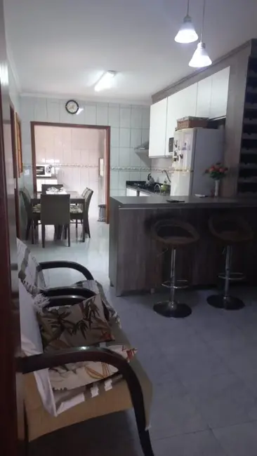 Casa com 3 quartos à venda, 131m2 em Cachoeirinha - RS - imagem 6 Foto 6 de Casa com 3 quartos à venda, 131m2 em Cachoeirinha - RS