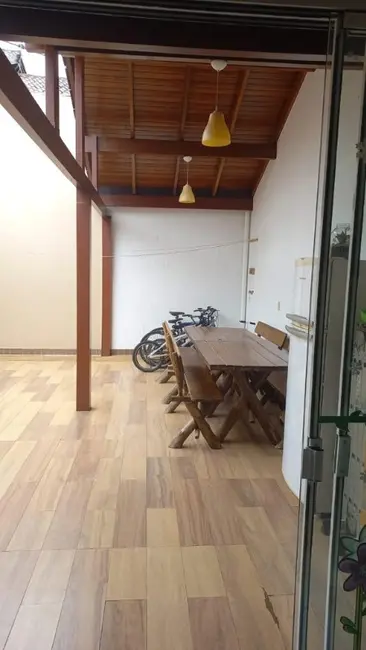 Casa com 3 quartos à venda, 131m2 em Cachoeirinha - RS - imagem 9 Foto 9 de Casa com 3 quartos à venda, 131m2 em Cachoeirinha - RS