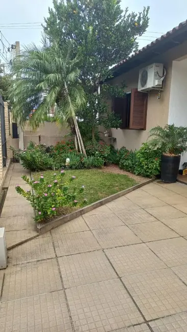 Foto 2 de Casa com 3 quartos à venda, 131m2 em Cachoeirinha - RS