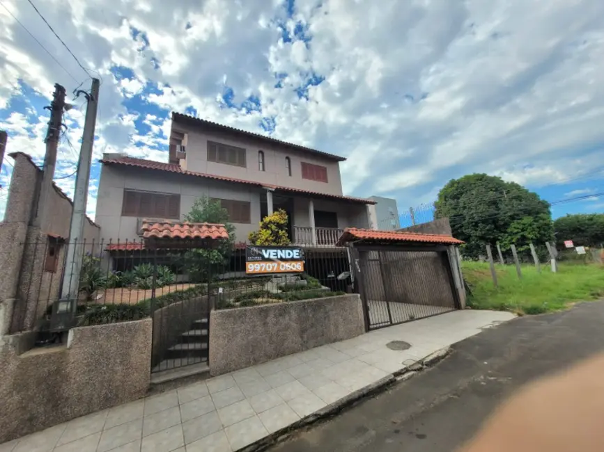 Foto 1 de Casa com 4 quartos à venda, 367m2 em Vila Cachoeirinha, Cachoeirinha - RS