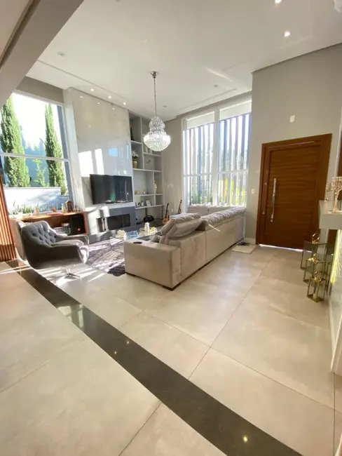 Foto 4 de Casa com 3 quartos à venda, 220m2 em Cachoeirinha - RS