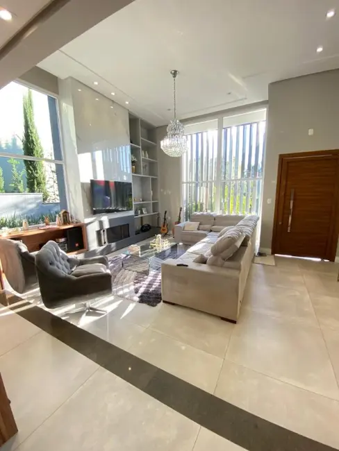 Foto 7 de Casa com 3 quartos à venda, 220m2 em Cachoeirinha - RS