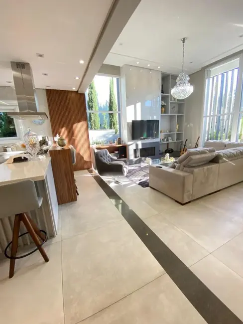 Foto 5 de Casa com 3 quartos à venda, 220m2 em Cachoeirinha - RS