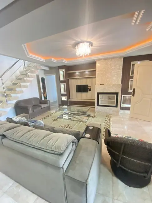 Foto 11 de Casa com 3 quartos à venda, 350m2 em Vila Bom Princípio, Cachoeirinha - RS