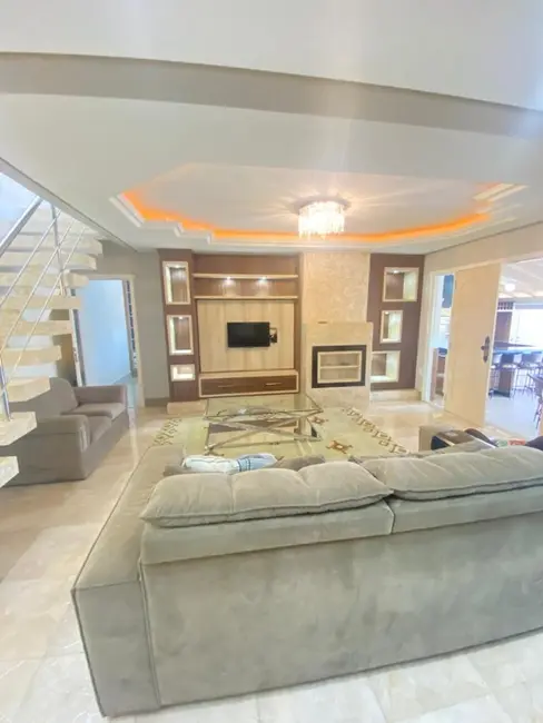 Foto 12 de Casa com 3 quartos à venda, 350m2 em Vila Bom Princípio, Cachoeirinha - RS