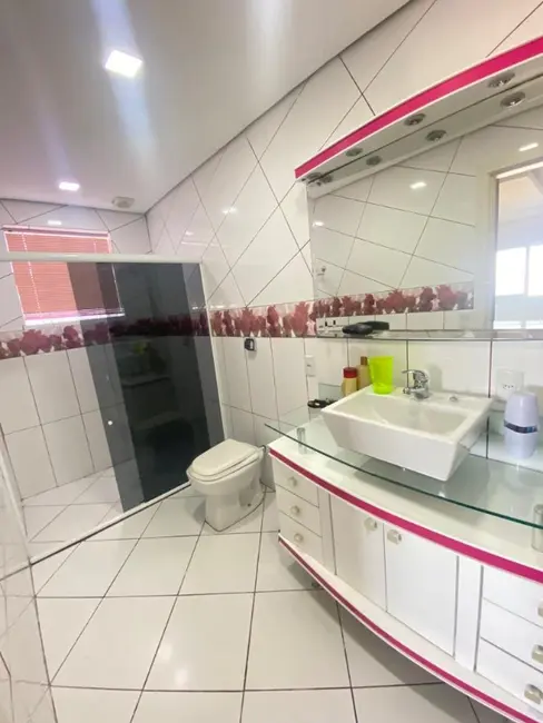 Foto 24 de Casa com 3 quartos à venda, 350m2 em Vila Bom Princípio, Cachoeirinha - RS