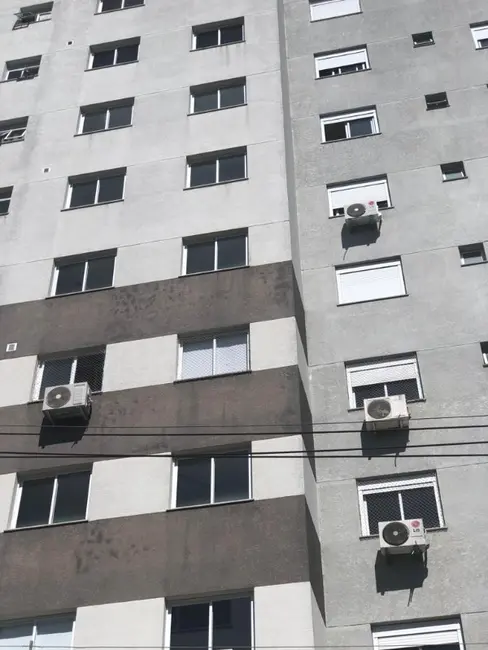 Foto 2 de Apartamento com 3 quartos à venda, 80m2 em Vila Monte Carlo, Cachoeirinha - RS