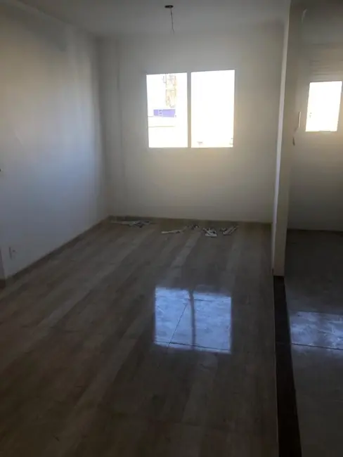 Foto 4 de Apartamento com 3 quartos à venda, 80m2 em Vila Monte Carlo, Cachoeirinha - RS