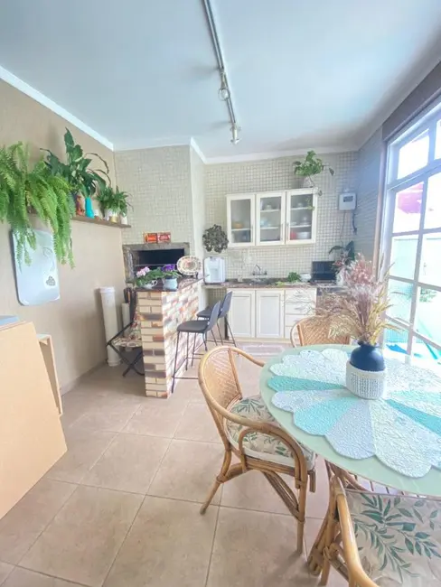 Foto 9 de Casa com 3 quartos à venda, 260m2 em Cachoeirinha - RS