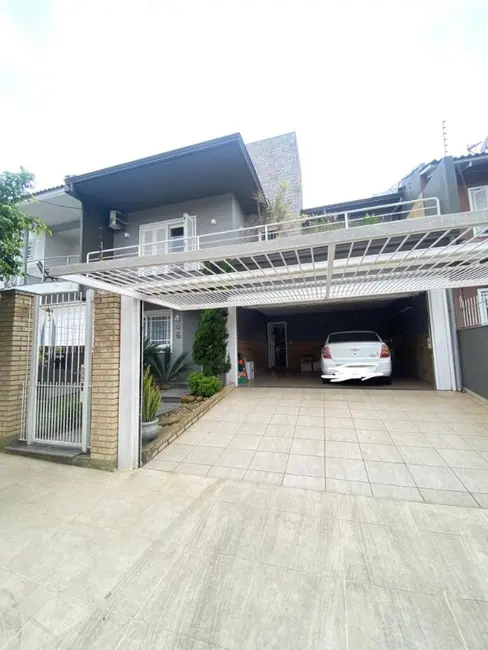 Foto 2 de Casa com 3 quartos à venda, 260m2 em Cachoeirinha - RS