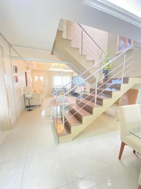 Foto 7 de Casa com 3 quartos à venda, 260m2 em Cachoeirinha - RS