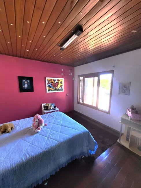 Casa com 5 quartos à venda, 180m2 em Vila Parque Brasília, Cachoeirinha - RS - imagem 7 Foto 7 de Casa com 5 quartos à venda, 180m2 em Vila Parque Brasília, Cachoeirinha - RS