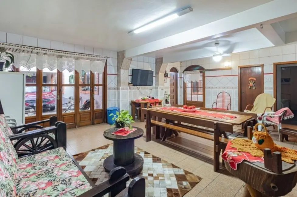 Foto 2 de Casa com 4 quartos à venda, 285m2 em Vila Imbui, Cachoeirinha - RS