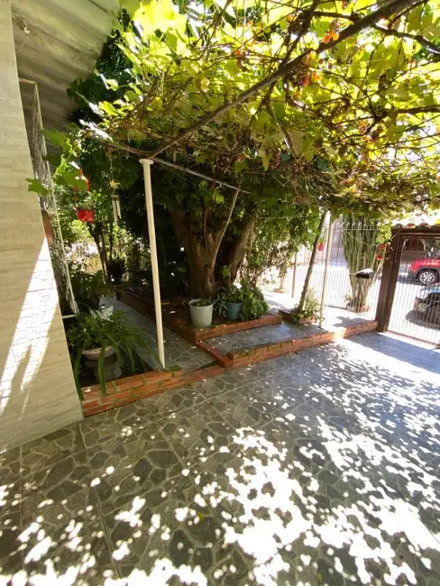 Foto 1 de Casa com 2 quartos à venda, 100m2 em Parque da Matriz, Cachoeirinha - RS
