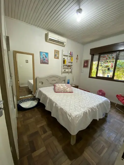 Foto 2 de Casa com 2 quartos à venda, 100m2 em Parque da Matriz, Cachoeirinha - RS