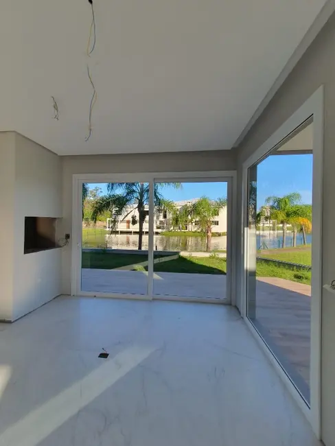 Casa com 3 quartos à venda, 269m2 em Cachoeirinha - RS - imagem 8 Foto 8 de Casa com 3 quartos à venda, 269m2 em Cachoeirinha - RS