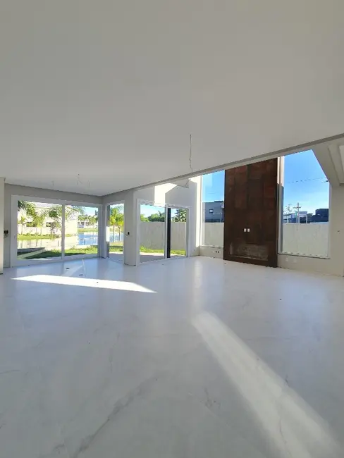 Casa com 3 quartos à venda, 269m2 em Cachoeirinha - RS - imagem 7 Foto 7 de Casa com 3 quartos à venda, 269m2 em Cachoeirinha - RS