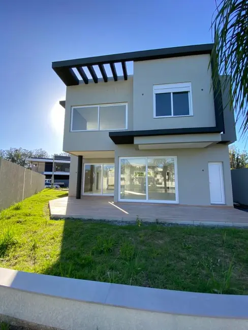 Casa com 3 quartos à venda, 269m2 em Cachoeirinha - RS - imagem 9 Foto 9 de Casa com 3 quartos à venda, 269m2 em Cachoeirinha - RS