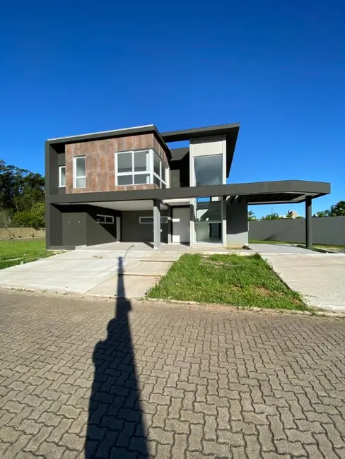 Foto 1 de Casa com 3 quartos à venda, 269m2 em Cachoeirinha - RS