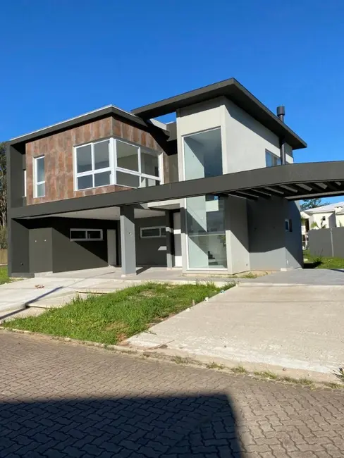 Casa com 3 quartos à venda, 269m2 em Cachoeirinha - RS - imagem 4 Foto 4 de Casa com 3 quartos à venda, 269m2 em Cachoeirinha - RS